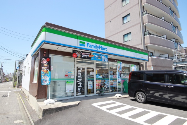 コンビニ　ファミリーマート 西矢田店（コンビニ）まで200m