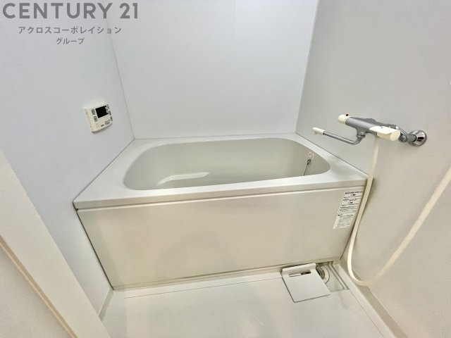 バス・シャワールーム　浴室乾燥機付きで便利です♪
