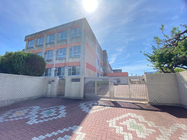 小学校　名古屋市立村雲小学校（小学校）まで425m