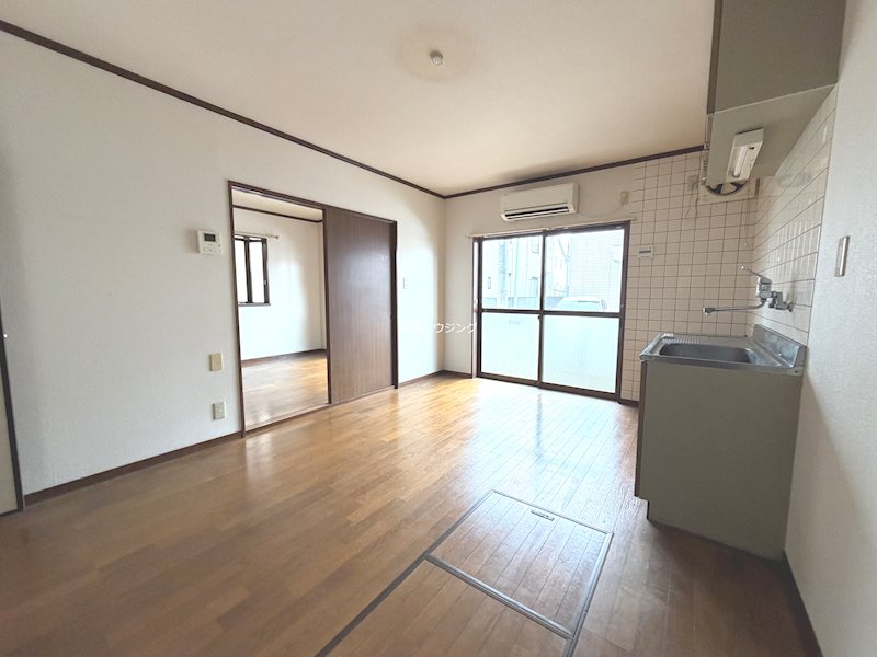京王線 柴崎駅 徒歩10分 2階建 築32年の居間写真