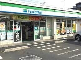 コンビニ　ファミリーマート川越的場北店（コンビニ）まで625m