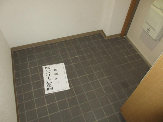 ＪＲ埼京線 南与野駅 徒歩10分 3階建 築27年の玄関写真
