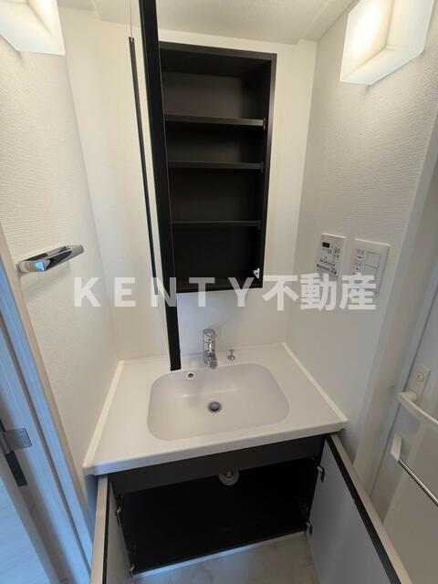 洗面設備　使いやすい洗面所です