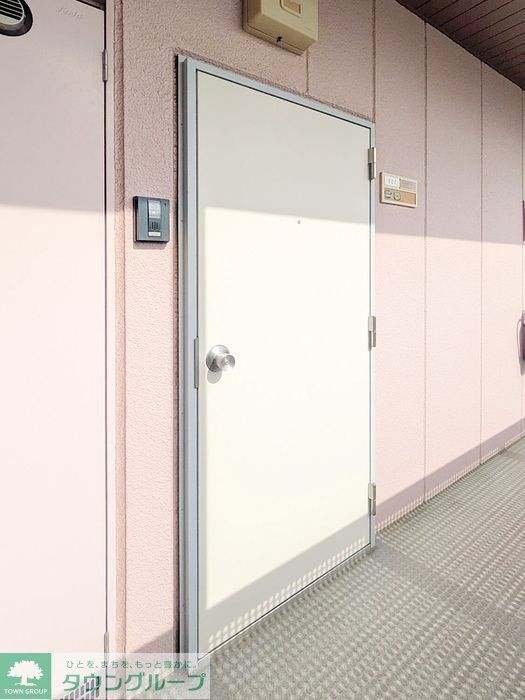 AWAビルの玄関写真