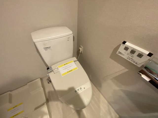 阪急千里線 豊津駅 徒歩10分 12階建 築18年のトイレ写真