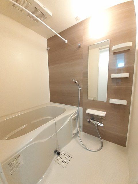 ＪＲ中央線 八王子駅 バス乗車時間：15分 最寄りバス停で下車 徒歩4分 2階建 築3年の風呂写真