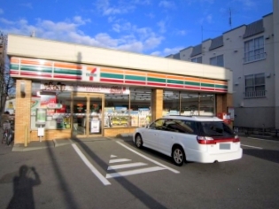 コンビニ　セブンイレブン東札幌5条店（コンビニ）まで253m
