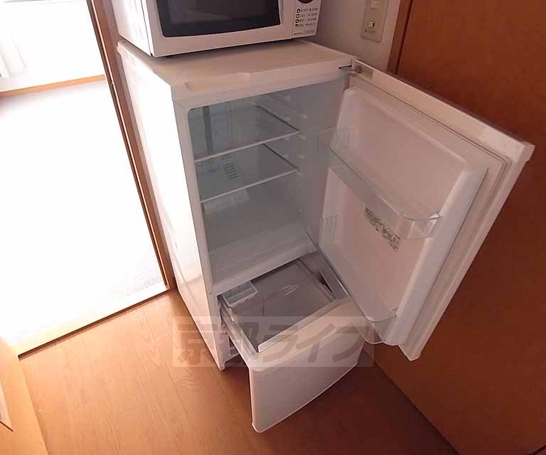 その他設備　備え付きの冷蔵庫です。