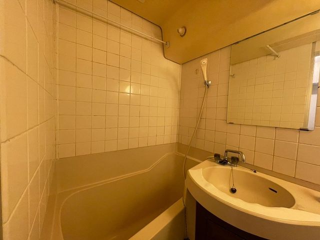 バス・シャワールーム　他の部屋の写真を参考にしています