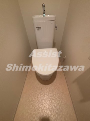 東急田園都市線 駒沢大学駅 徒歩8分 2階建 築11年のトイレ写真