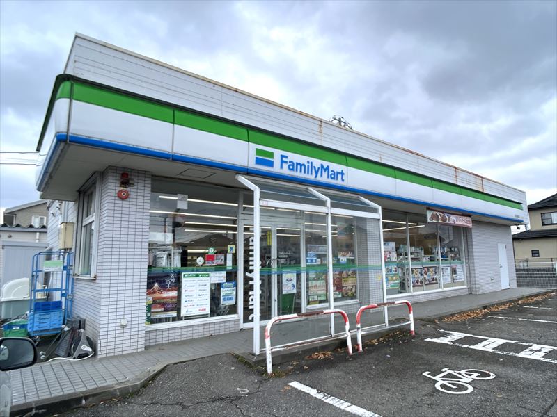 コンビニ　ファミリーマート松任成町店（コンビニ）まで139m