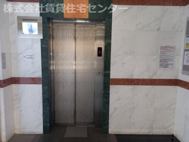 シャルマンフジ和歌山駅前の外観写真