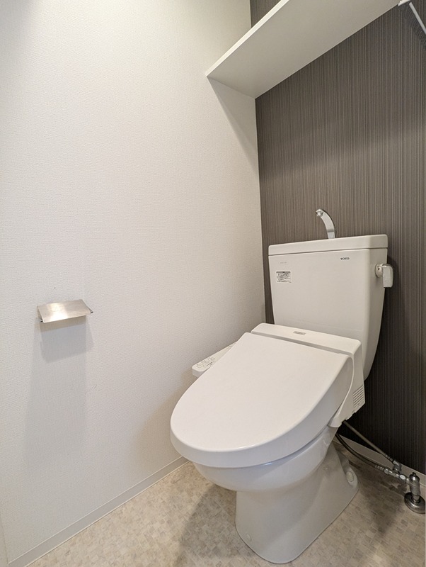 トイレ　同物件別部屋写真
