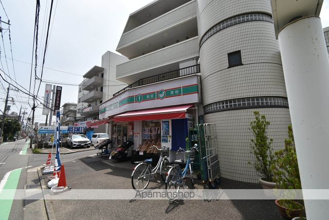 コンビニ　ローソンストア１００（コンビニ）まで186m