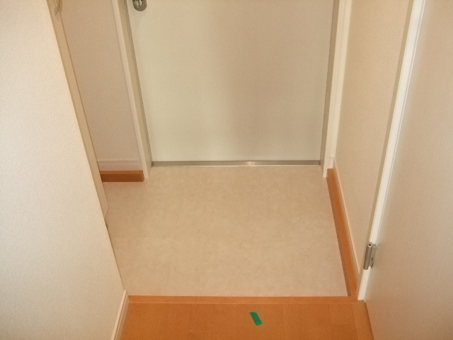 玄関　別号室写真参照