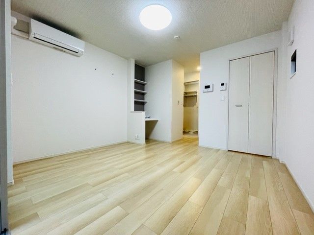 ＪＲ東北本線 名取駅 徒歩11分 2階建 築4年の居間写真