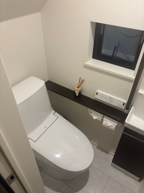池袋3丁目戸建てのトイレ写真