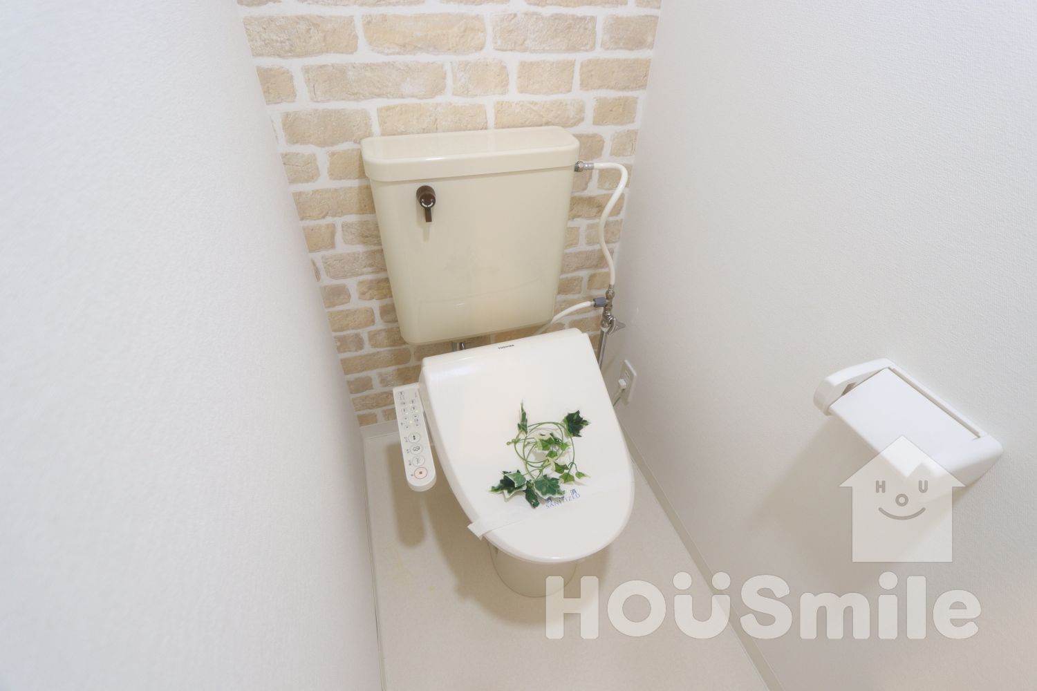 ＪＲ牟岐線 二軒屋駅 徒歩15分 3階建 築38年のトイレ写真