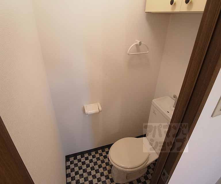 地下鉄烏丸線 今出川駅 徒歩3分 4階建 築25年のトイレ写真