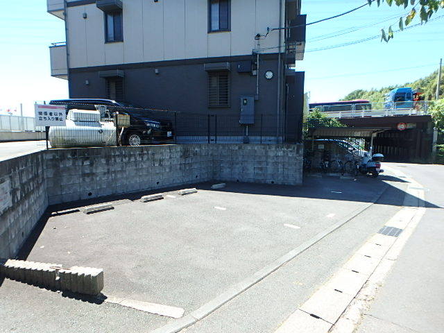 駐車場　敷地内駐車場（要空き確認）