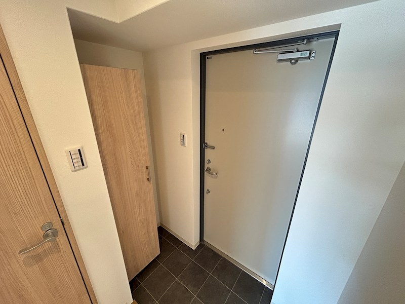MAISON PREMIER 6の玄関写真