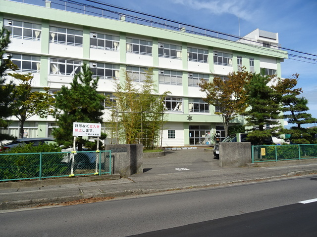 小学校　竹尾小学校（小学校）まで420m