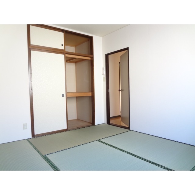 エステートこやま N棟の内装写真