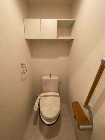 近鉄南大阪線 矢田駅 徒歩5分 2階建 築19年のトイレ写真