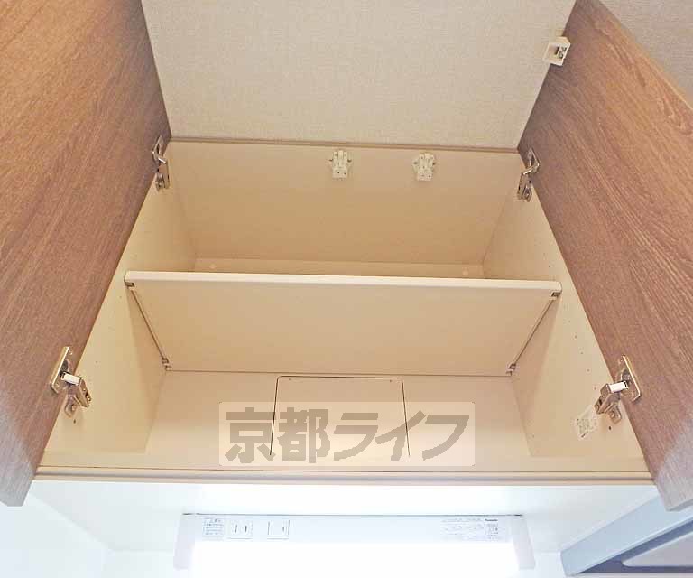 その他部屋・スペース　１階玄関から２階の生活スペースにあがる階段です。
