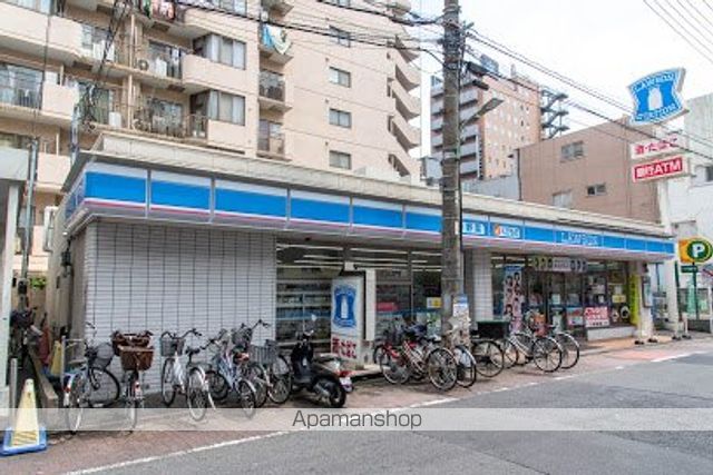 コンビニ　ローソン蒲田駅東店（コンビニ）まで56m