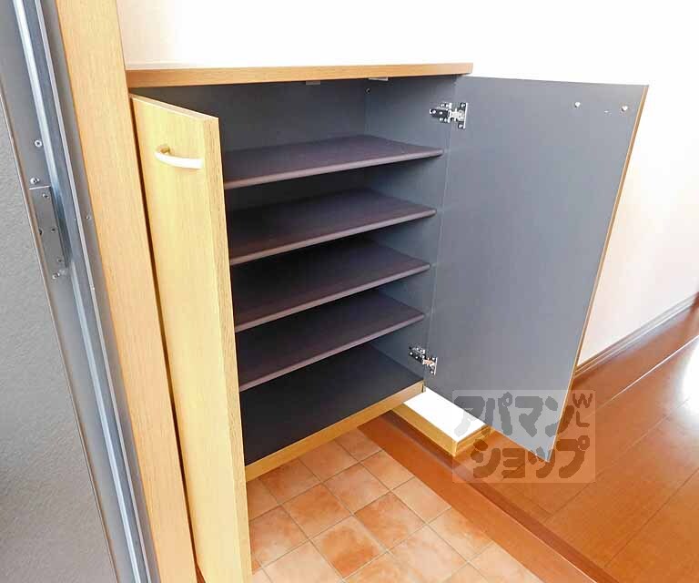 収納　たっぷり収容できる靴箱！