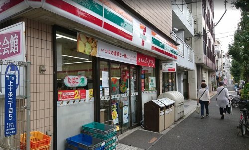 コンビニ　セブン-イレブン 上十条店（コンビニ）まで374m
