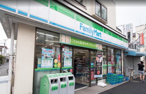 コンビニ　ファミリーマート 上十条一丁目店（コンビニ）まで830m