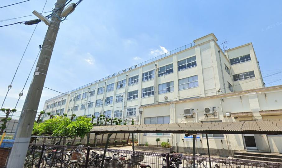 中学校　足立区立花畑北中学校（中学校）まで906m