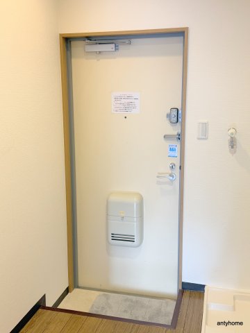 レスポワル新町の玄関写真