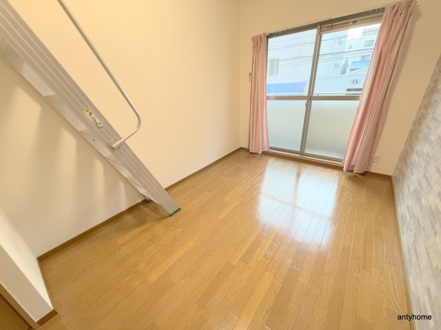 レスポワル新町の居間写真