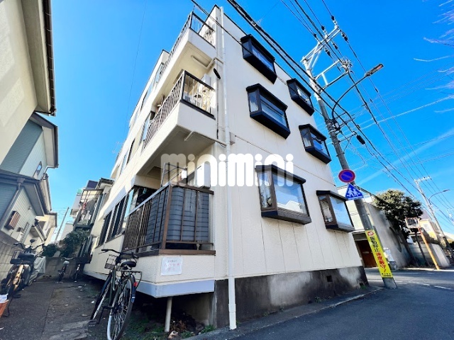 建物外観　閑静な住宅街の中にあり生活しやすいです♪