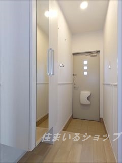 玄関　ミラー付き大型シューズボックス