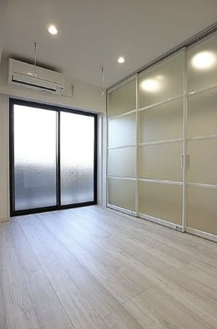 メイクスデザイン学習院下の居間写真