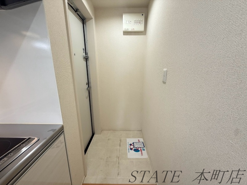 地下鉄千日前線 新深江駅 徒歩8分 3階建 築9年の玄関写真