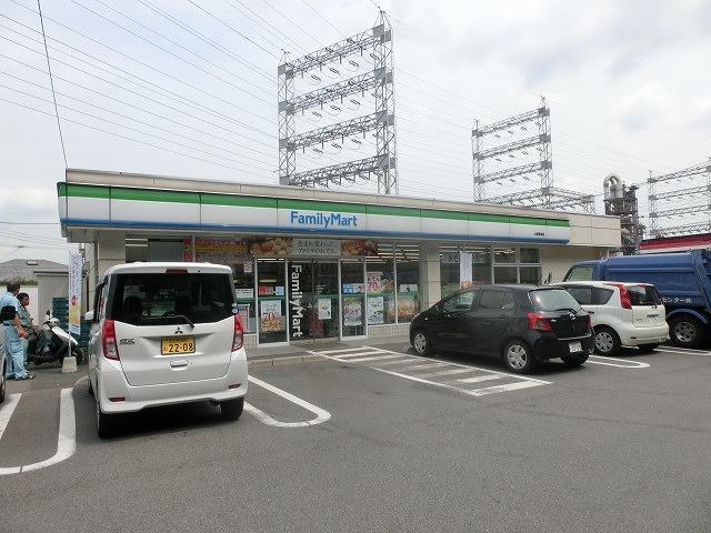コンビニ　ファミリーマート／小倉西港店（コンビニ）まで231m