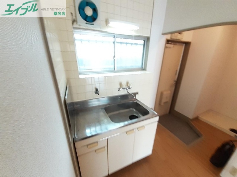 キッチン　同タイプの部屋写真です。