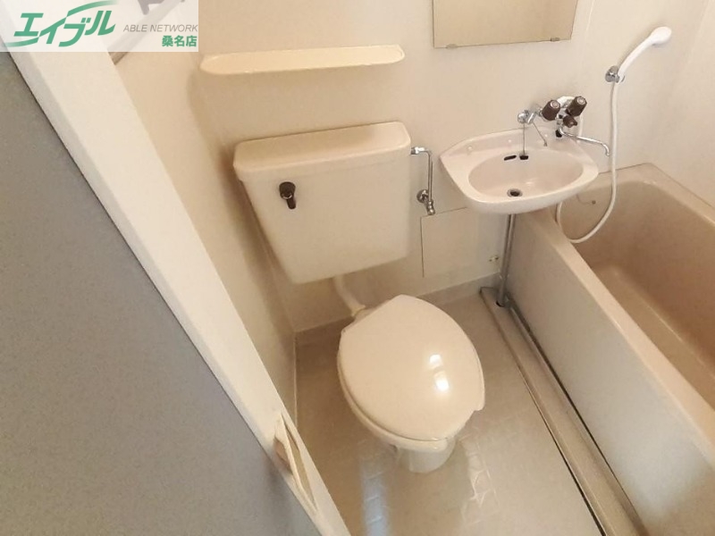 トイレ　同タイプの部屋写真です。