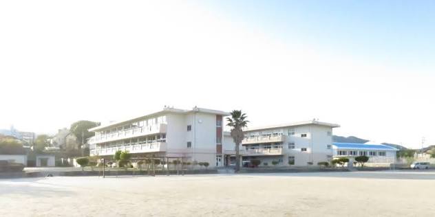 小学校　飯塚市立伊岐須小学校（小学校）まで1099m