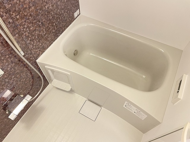 バス・シャワールーム　バスルームは浴室乾燥機・追焚付