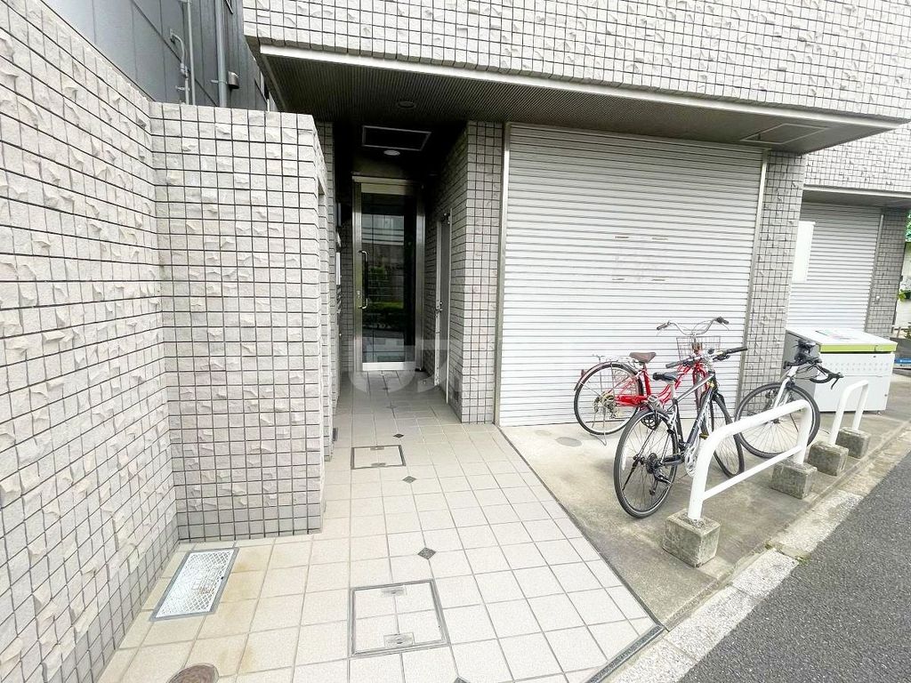 エントランス　リフォーム中です。