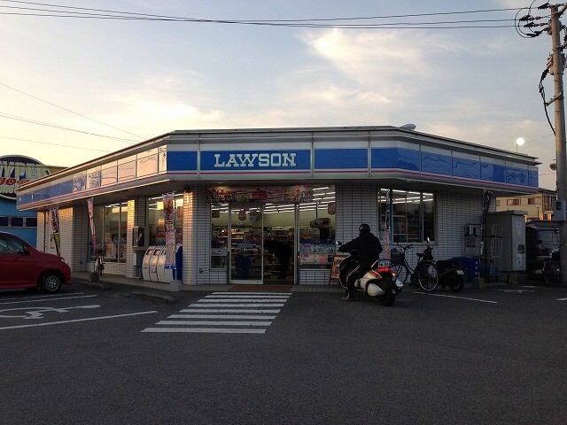 コンビニ　ローソン宮崎大塚中央店（コンビニ）まで475m