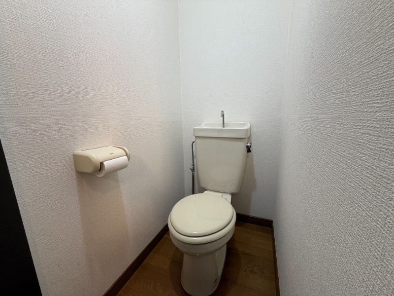 地下鉄中央線 深江橋駅 徒歩3分 8階建 築33年のトイレ写真