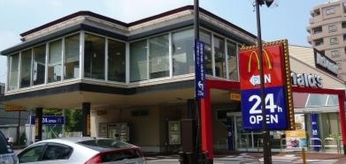 飲食店　マクドナルド用賀インター店（飲食店）まで636m