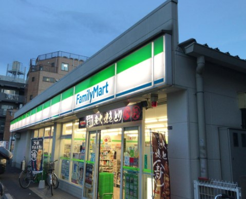 コンビニ　ファミリーマート 上板橋三丁目店（コンビニ）まで128m